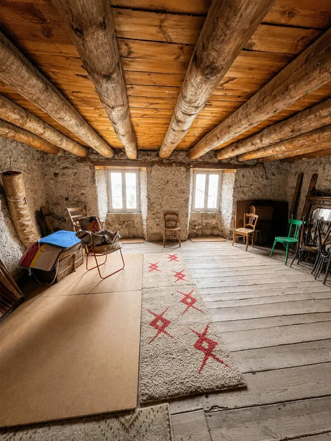 Ancienne maison — étage conservé — maison à vendre à La Vialette